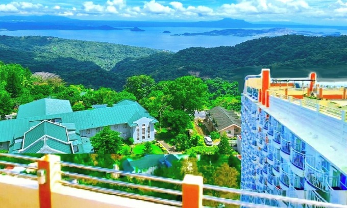 San Jose Condo | MaxLove💗3BR 16ꆜ *Pool *Parking *Netflix