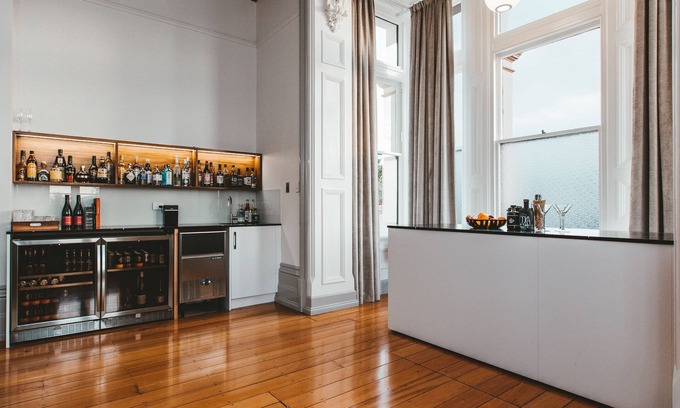 New Town Hotel | Maylands Lodge