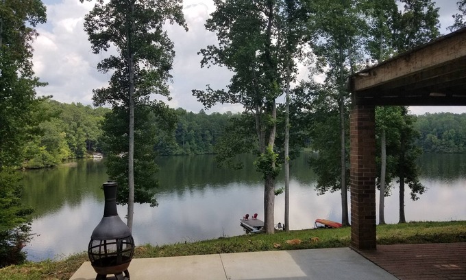 Roxboro House | Mayo Lake Lower Unit Highend, Clean, Updated