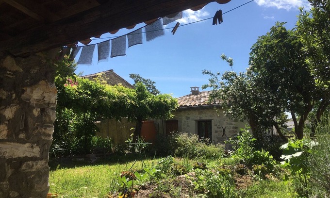 Saint-Hippolyte-du-Fort Ski Chalet | Mazet in the garden for two with baby
