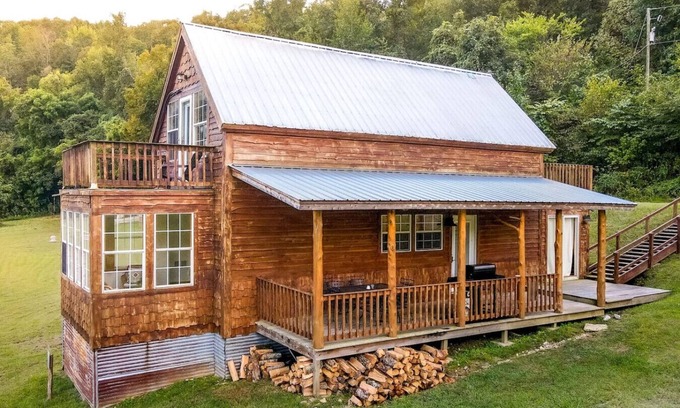 Newnata Cabin | Meadow Cabin on Sylamore Creek
