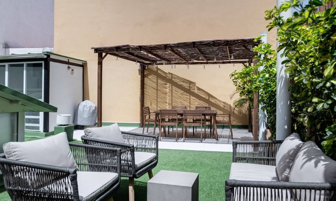 El Medano House | Medano Surfers Cove Rooftop & Jacuzzi Holiday Home