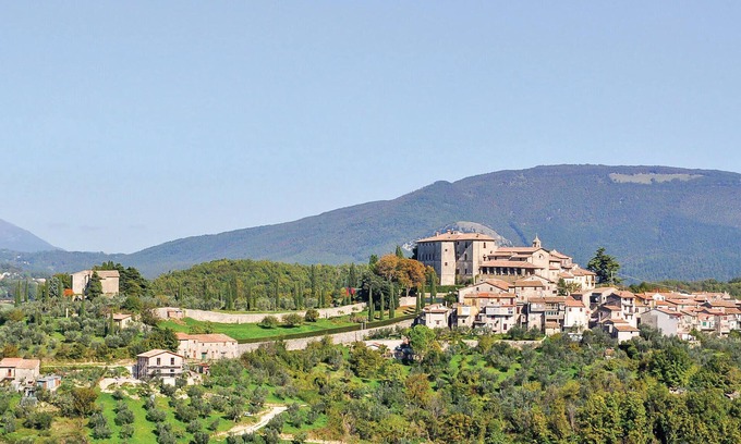 Castelnuovo di Farfa House | Mediterranean cottage with large garden and pool.