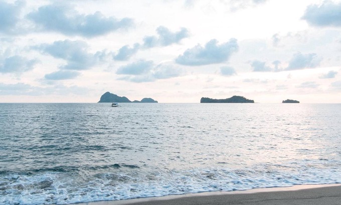 Pundaquit Hotel | Megan's Paradisio Beach Resort