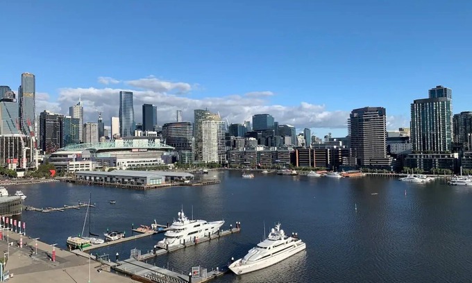 Docklands Apartment | Melbourne 270° True Waterfront with Unrivalled Harbour & CBD Views