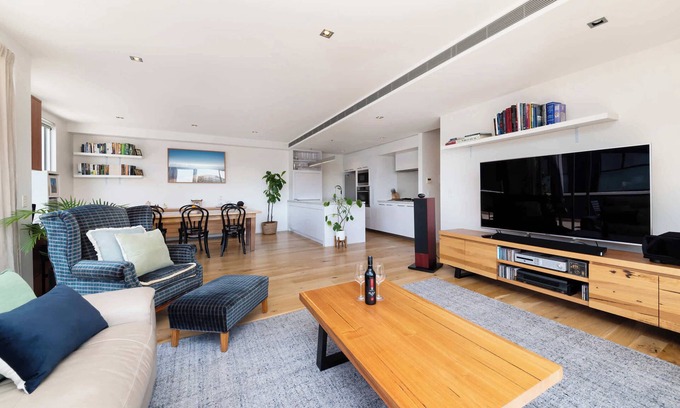 Brighton Apartment | Melbourne Penthouse Apartment A Walk to Brighton Beach