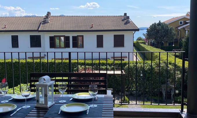Feriolo Apartment | Melograno apartment in Feriolo with terrace