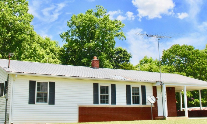 Byrdstown House | Mema and Pa’s Place