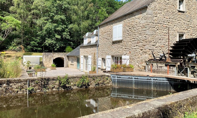 Marigny l'Eglise House | Merveilleux Moulin Dans le Morvan, 6ha en Bord de Rivière et de Forêt. 15 pl