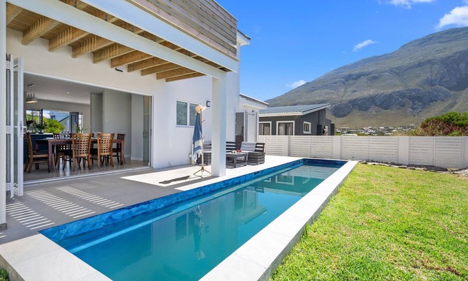 Betty's Bay House | Metalasia Four - Three Bedroom House, Sleeps 6