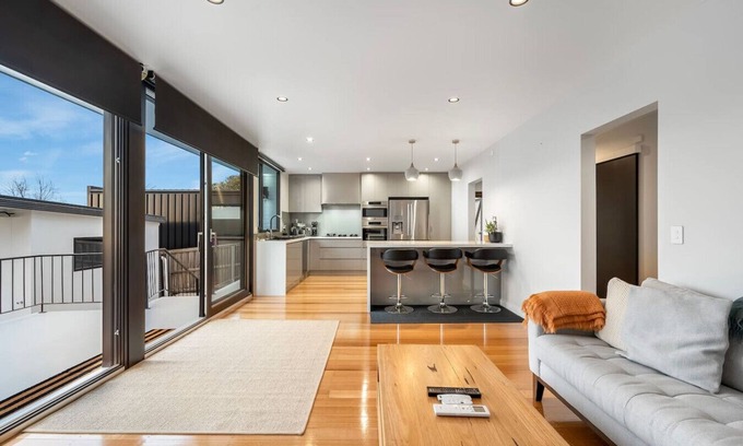 Lenah Valley House | Meticulously Upgraded Home with Valley Views
