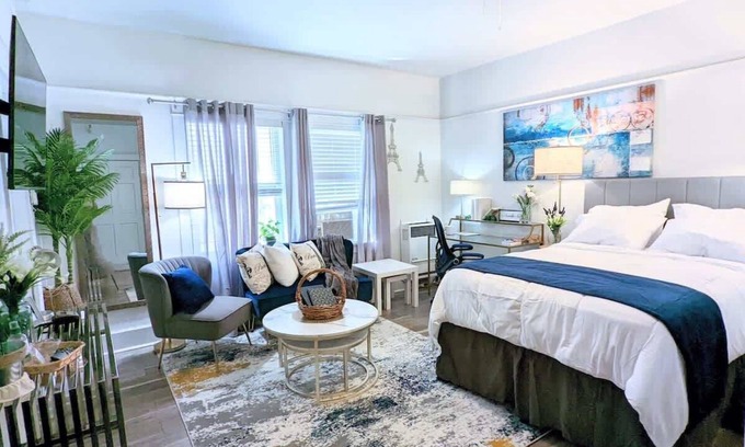 Downtown Long Beach Condo | Metro Paris- Elegant French Themed