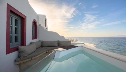 Kamari Villa | Michelangelo Beach Villa