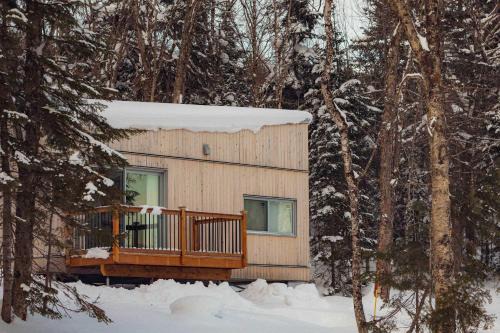 Notre-Dame-Auxiliatrice-de-Buckland Ski Chalet | Micro-Cabine in the Mountains - Solstice 6