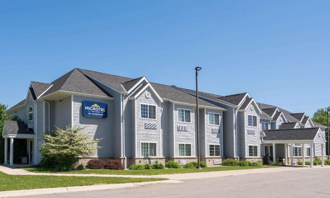 Springfield Hotel | Microtel Inn & Suites by Wyndham Springfield
