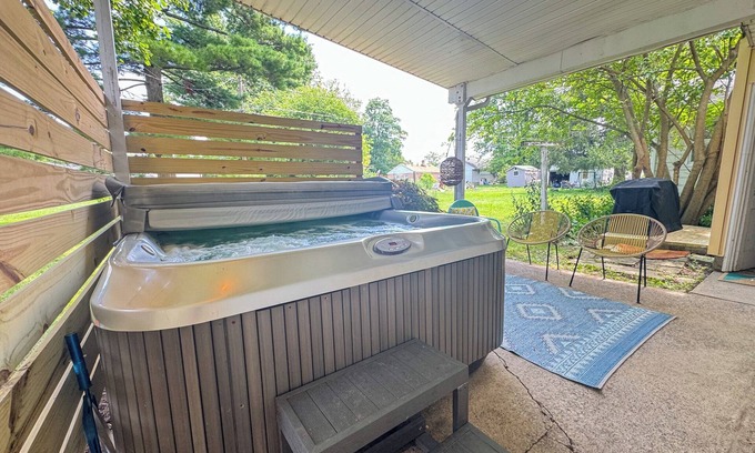 Vermilion House | Mid-Century Modern Themed Surf House