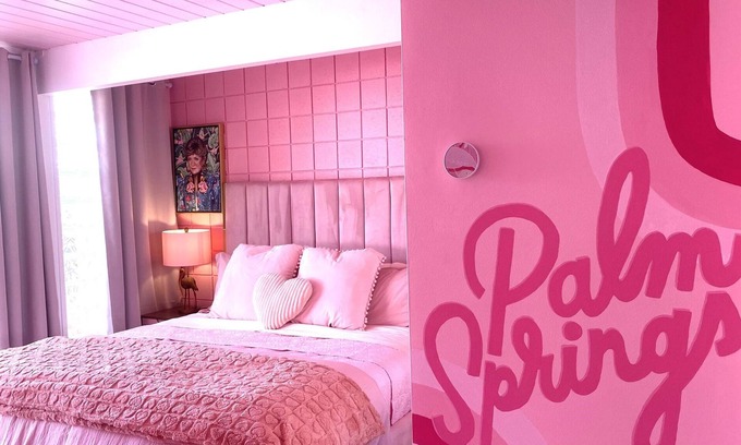 Deepwell Estates House | Mid Century Modern Barbie bungalow in Historic Ocotillo Lodge
