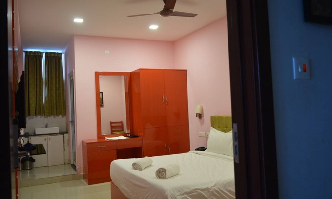 Valparai Hotel | Mid Elevation Hill Station Stay
