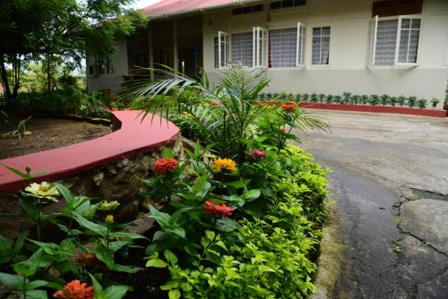 Laitumkhrah House | Mid Pine Home Stay