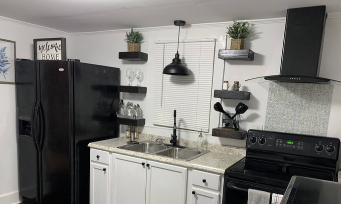 Concord House | Mid-Term Rental - Best Value, Entire Home only 4 mikes from Atrium Health