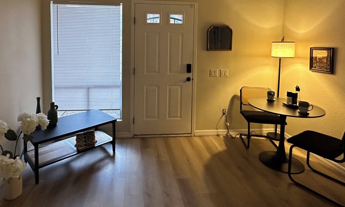 Booker T. Washington Condo | Mid Term Rental -Hidden Gem 2 bedroom, 2 bath in Central Phoenix