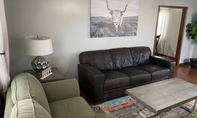 Joplin House | Mid-term stay close to hospitals and other industries in Joplin!