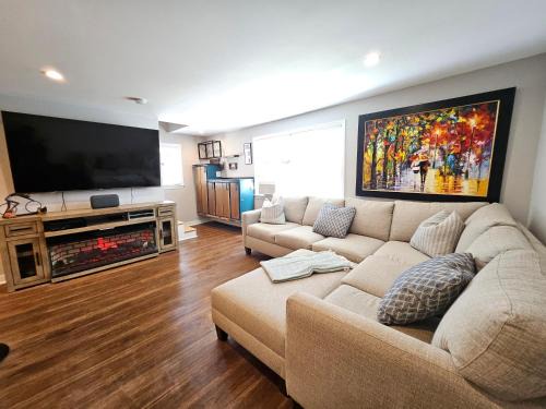 Newport East Apartment | Middletown Modern Townhouse