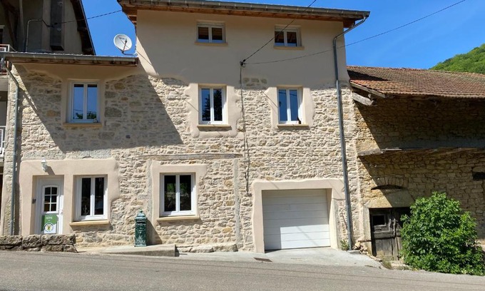 Saint-Rambert-en-Bugey House | MIDORI