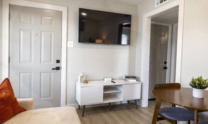 Medical District Apartment | Midtown Apartment 1BR in Memphis