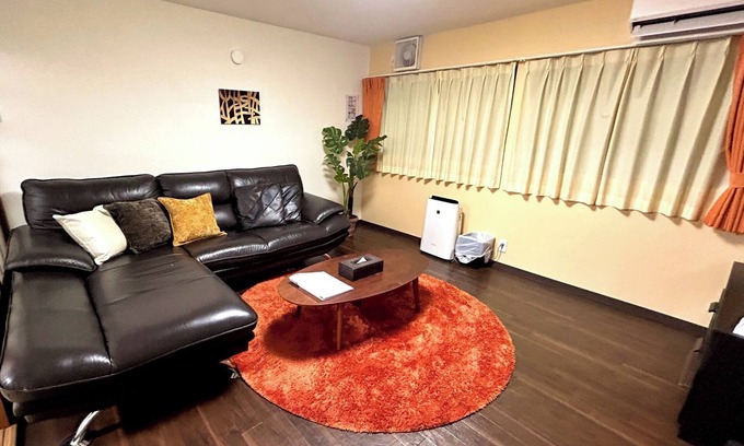 Nishinari House | Miel Hanazono1 min walk from metro staWhole house rental4 mins by train to Namba - miel garden/Osaka Ōsaka