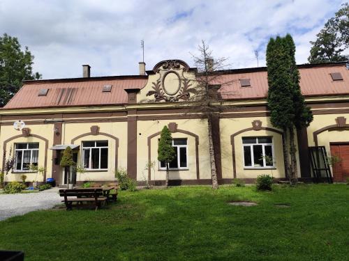 Brzesko Apartment | Mieszkanie w Oficynie Pałacu Goetza BRZESKO