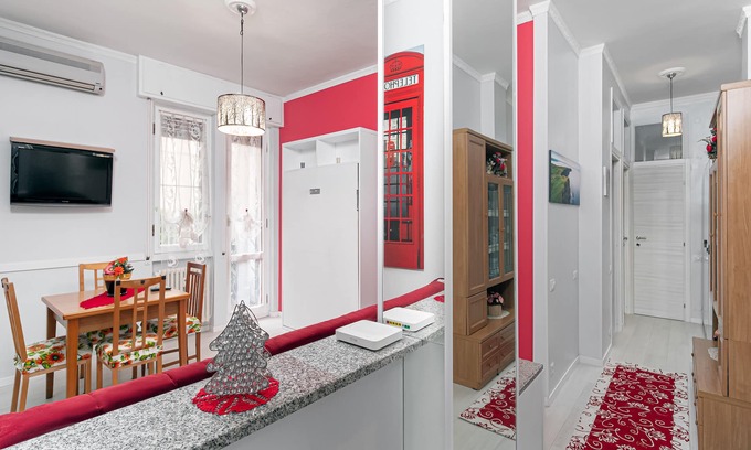 Villa San Giovanni Apartment | Milan: Easy flat in Milan next to the red line underground!