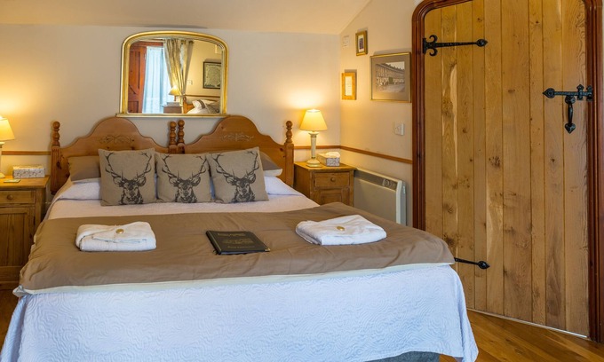 Bradford-on-Avon Other | Milking Shed | Family or Triple | Ensuite | Patio