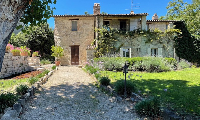 Todi Villa | Million dollar view with classic charm. Early August - grab a bargain!