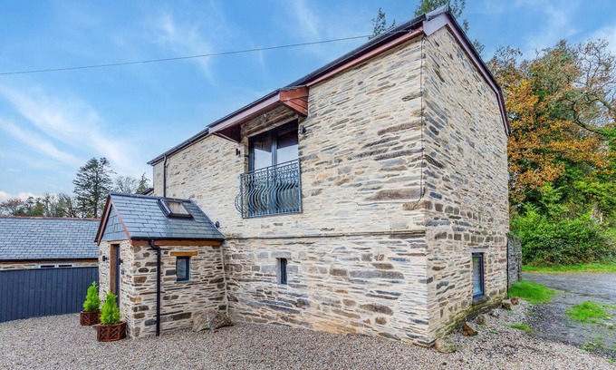 Launceston House | Millstone Barn - Home Farm