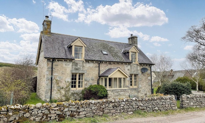 Lairg Cottage | Milton Cottage has so much character and is a fantastic heritage stay.