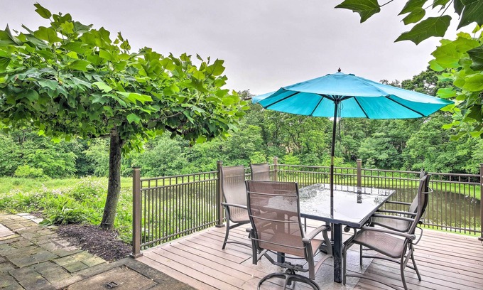 Dalton Apartment | 'Mimi’s Place' ~ Ohio Countryside Duplex w/Deck
