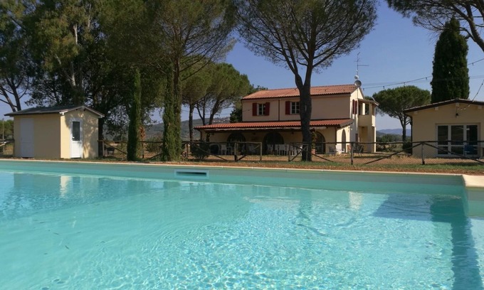 Castiglione della Pescaia Apartment | Mimosa Spacious and cozy apartment with porch and pool near the sea