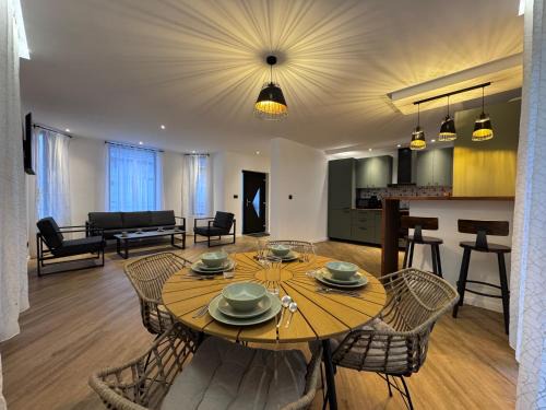 Ciolpani Villa | Mimosa Villas