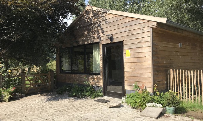 Lokeren House | Mini house 2 to max. 4 people with garden, large terrace and free parking