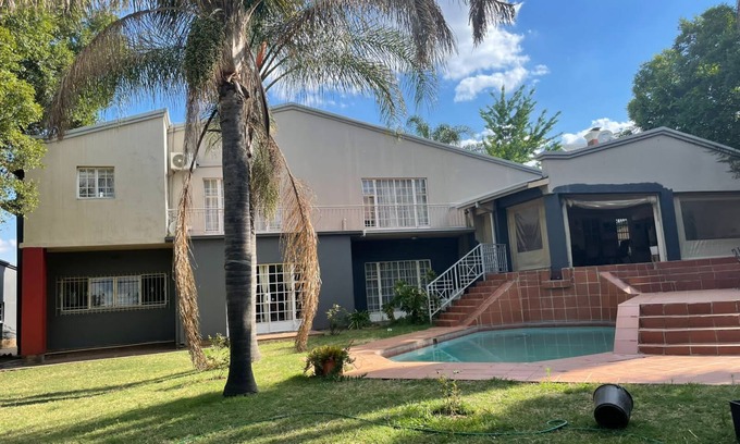 Pretoria House | Mini mansion