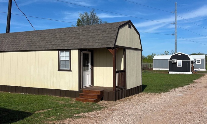 Wichita Falls Cabin | Mini Sheshed