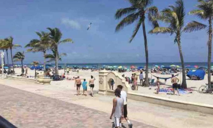 Riverside Park Apartment | Minimalist Mod apt7 * 2 Mls to beach, FLL, Cruises