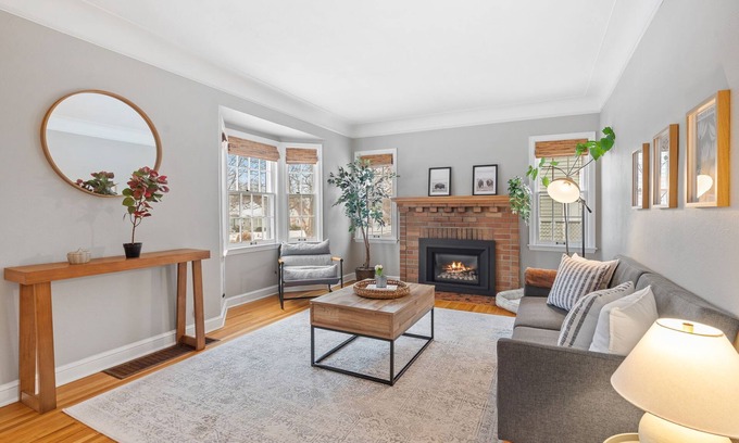 Diamond Lake House | MINNeSTAY* Cape Cod Charmer |