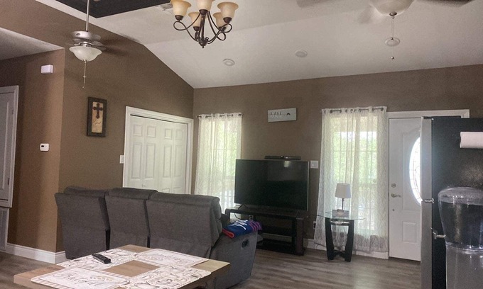 Gonzales House | Minutes away from Historic Downtown; Charming 3 bedroom Home