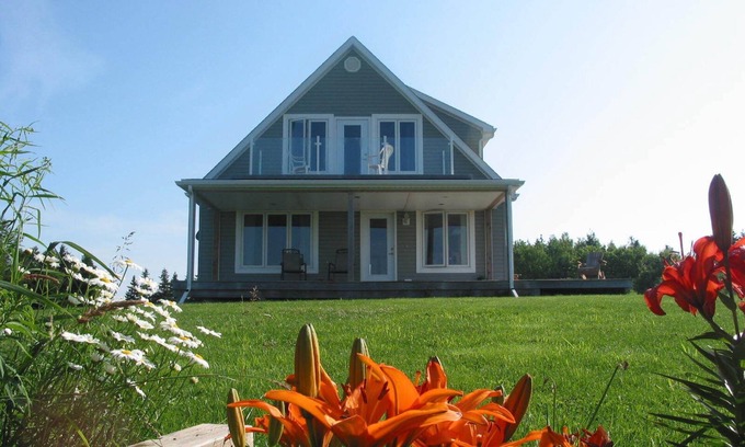 Greenwich House | Minutes from beautiful beaches - Luxury and Comfort with a Fabulous View