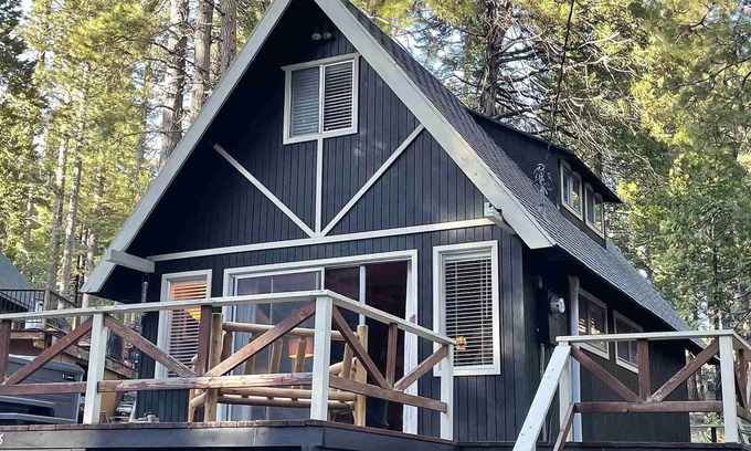 Cold Springs House | Minutes from Pinecrest Lake, Dodge Ridge Ski Resort, and the fabulous Sierras.
