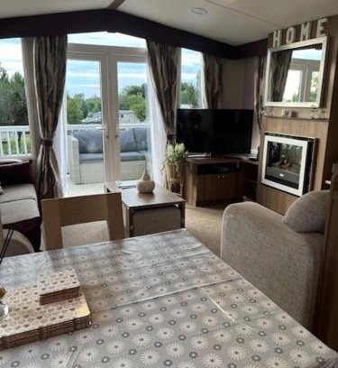 Prestonpans Resort | Miss Pollys Hideaway