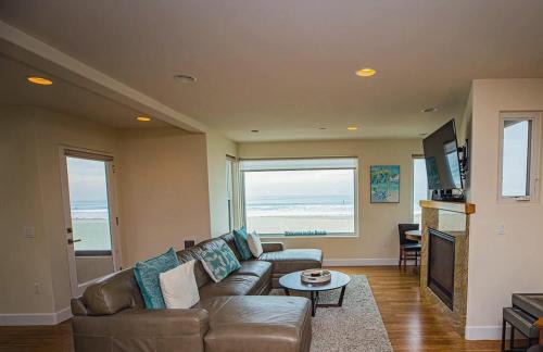 South Mission Beach Apartment | Mission Beachfront Four Bedrooms Home