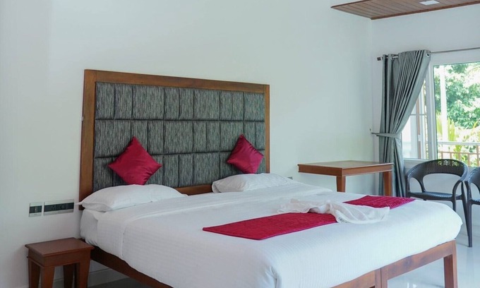 Chithirapuram Bed & Breakfast | Misty Bush Munnar - Deluxe Double Roomn